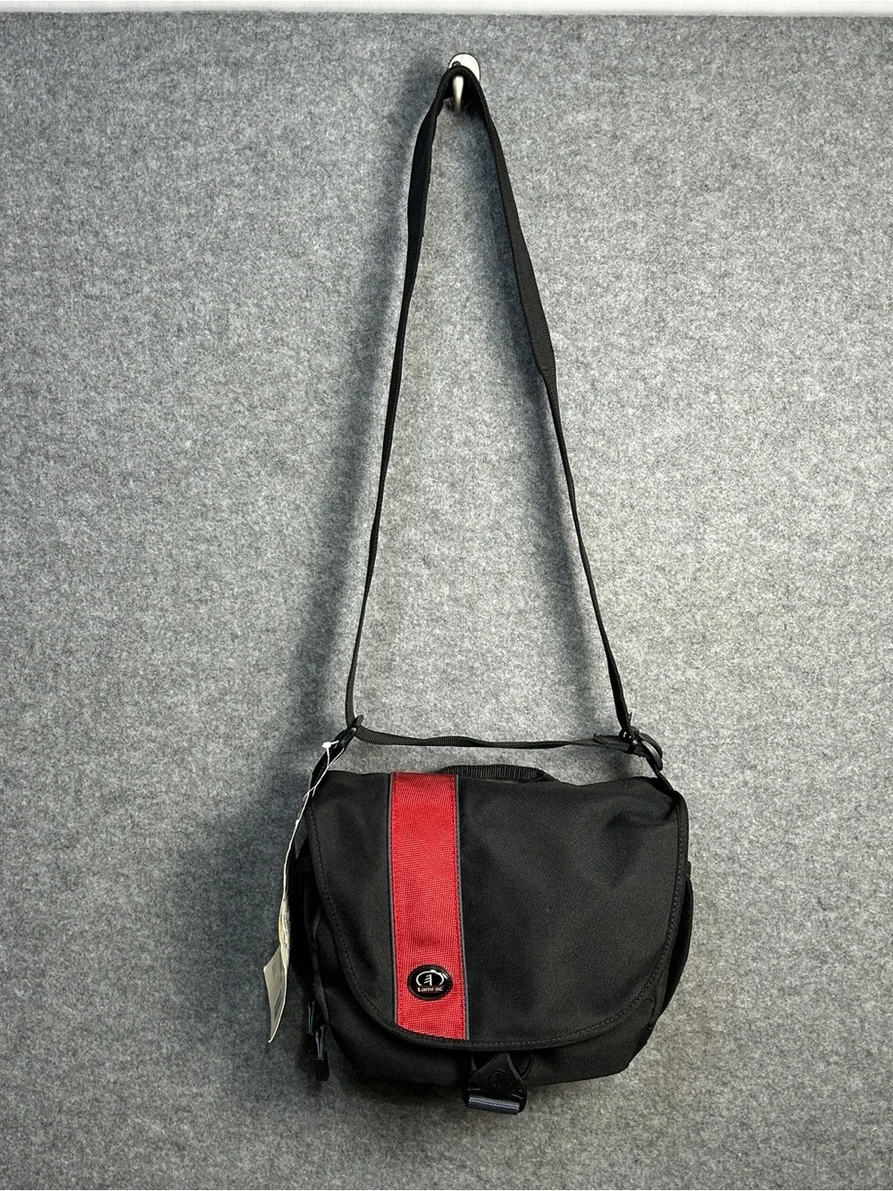 Tamrac Rally 4 Camera Shoulder Bag Black Red Padded Gear Case W/Dividers New